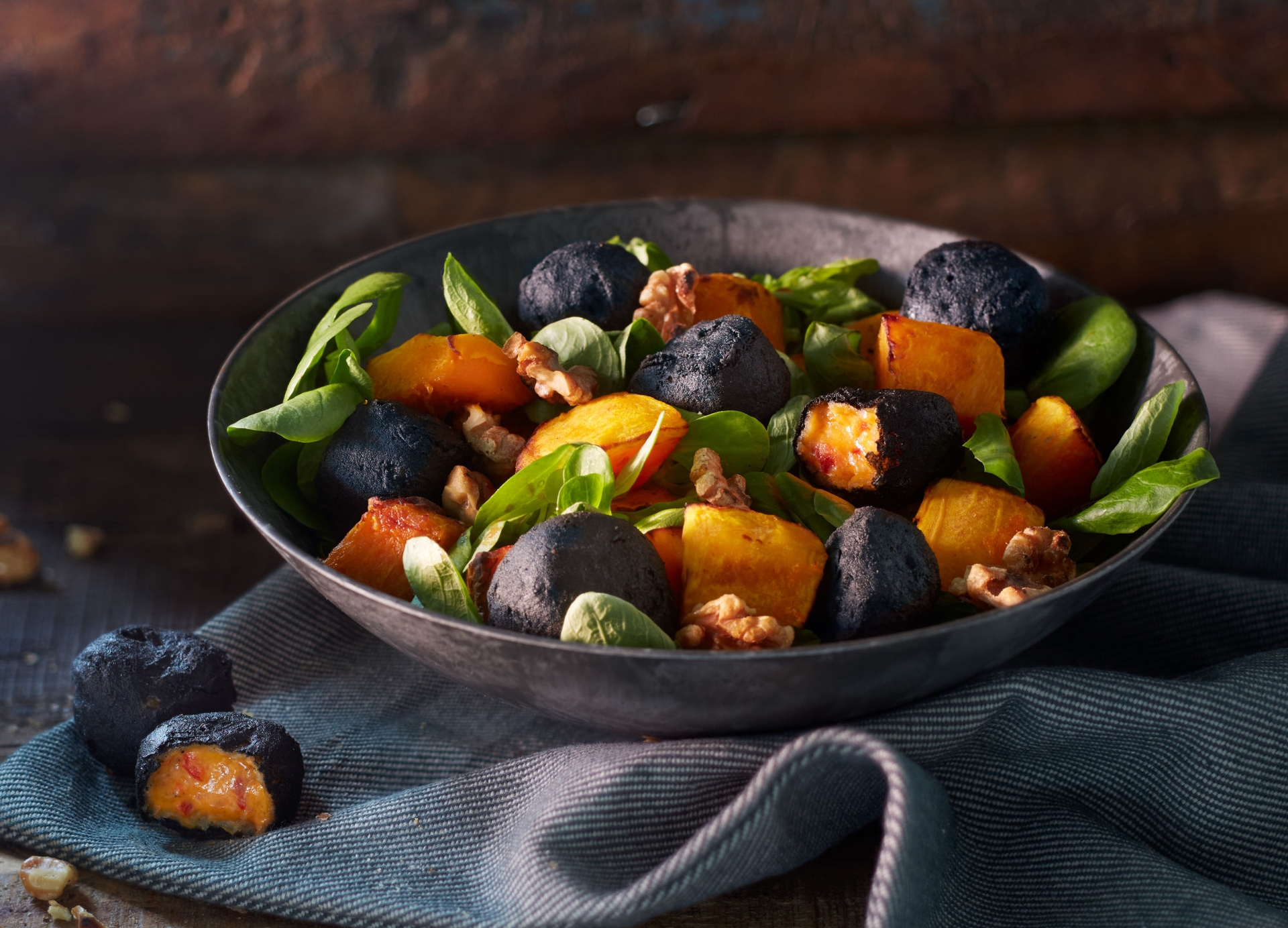 806373 - Aviko cheesy-black-nuggets-product