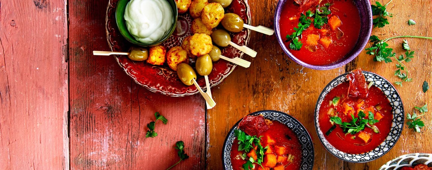 Aviko recept_gazpacho_met_geroosterde_zoete_aardappel_en_serrano-chips_-_1440x567.jpg