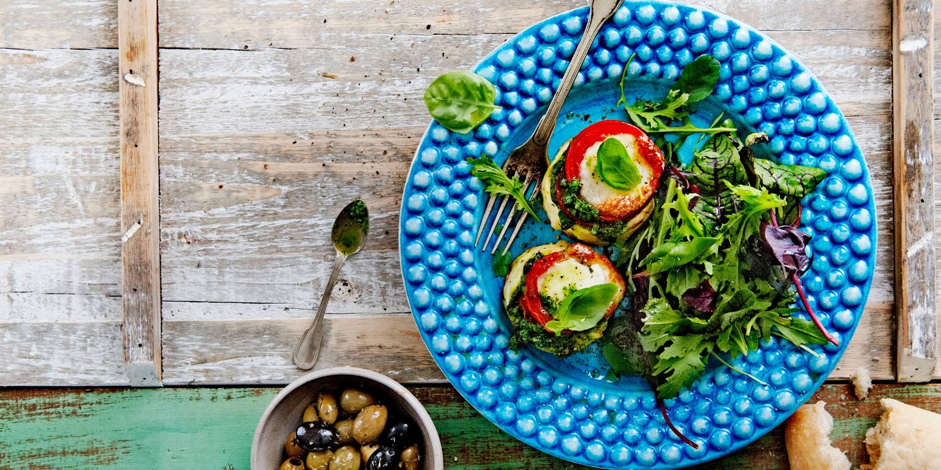 Aviko gratin fine herb caprese salad