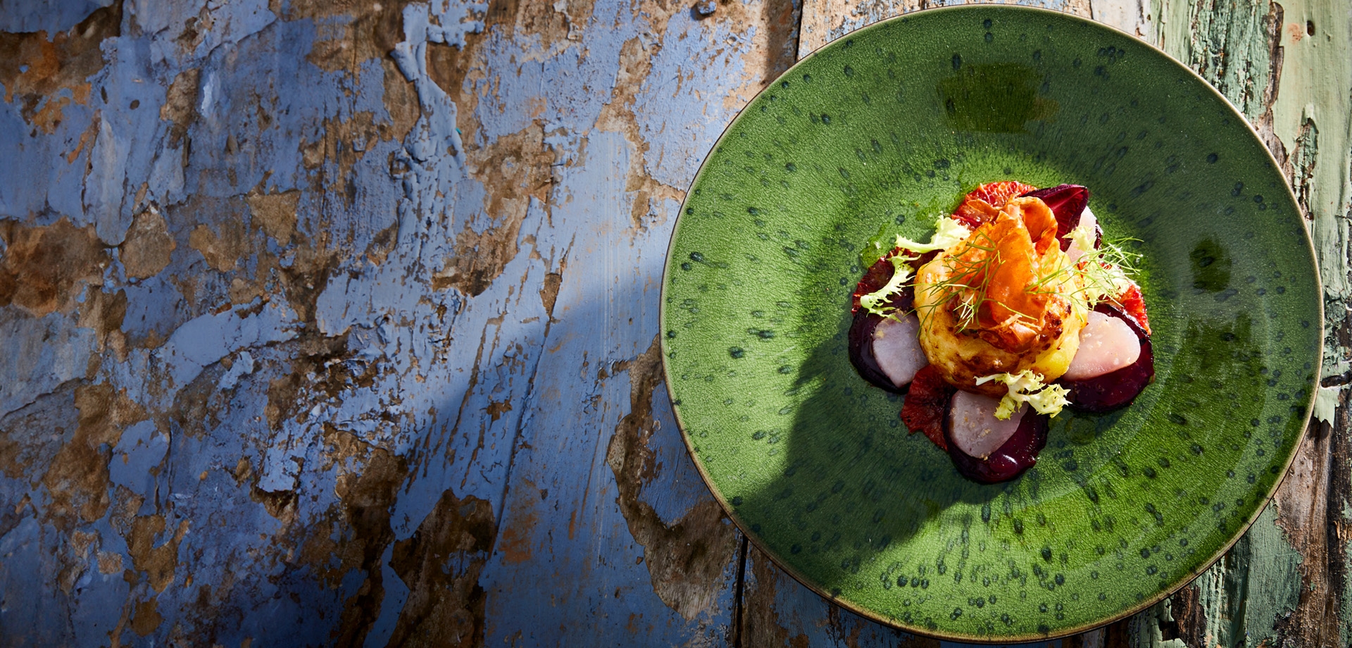 gratin_met_rode_biet_sint-jakobsschelp_iberische_ham_en_beurre_noisette