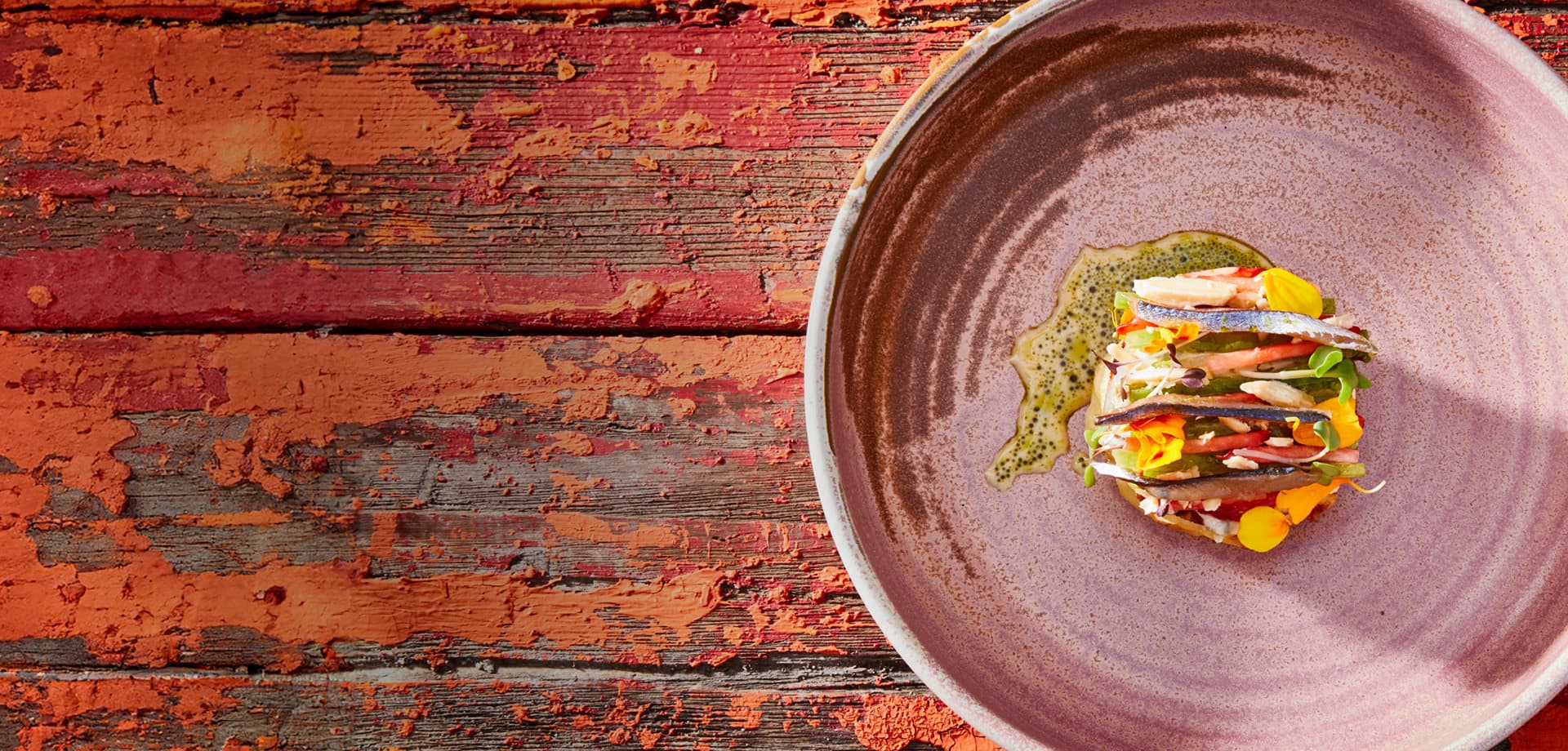 gratin_met_sardines_knapperige_groenten_en_kruidenolie_-_aviko_foodservice