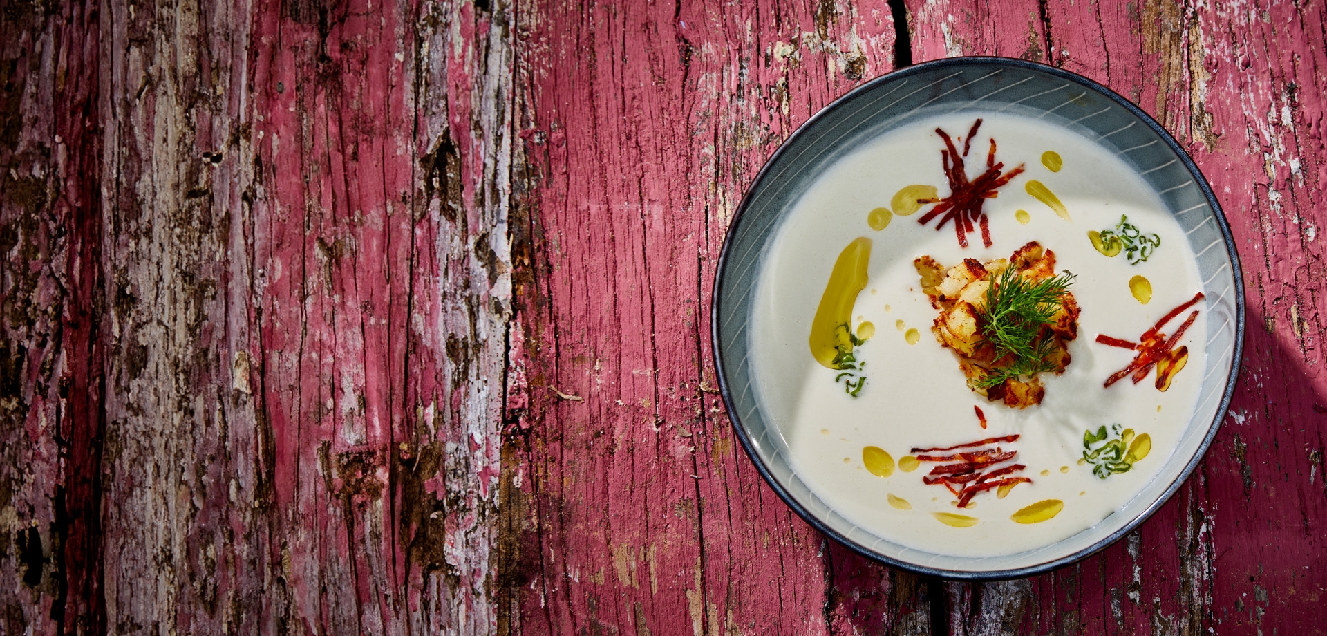 koude_aardappelsoep_met_pittige_chorizo_en_rosti_croutons_-_aviko_foodservice