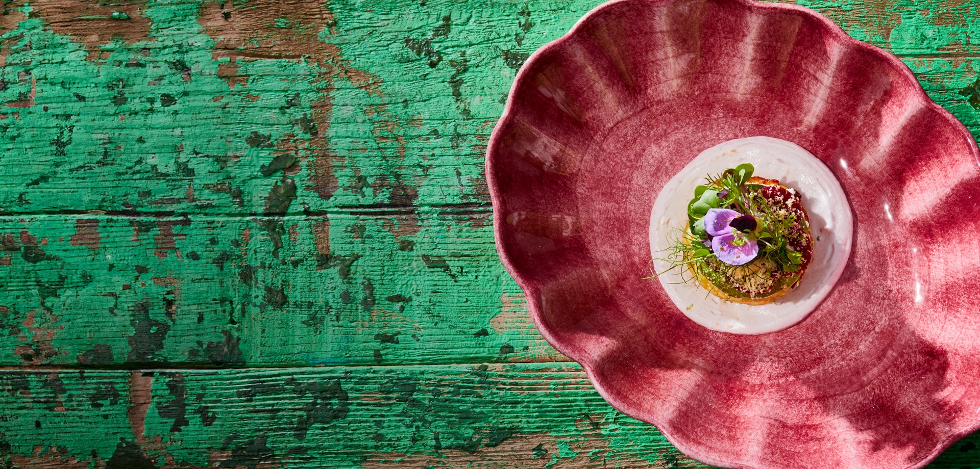 rostitoren_met_burrata_avocado_en_rode_biet_-_aviko_foodservice