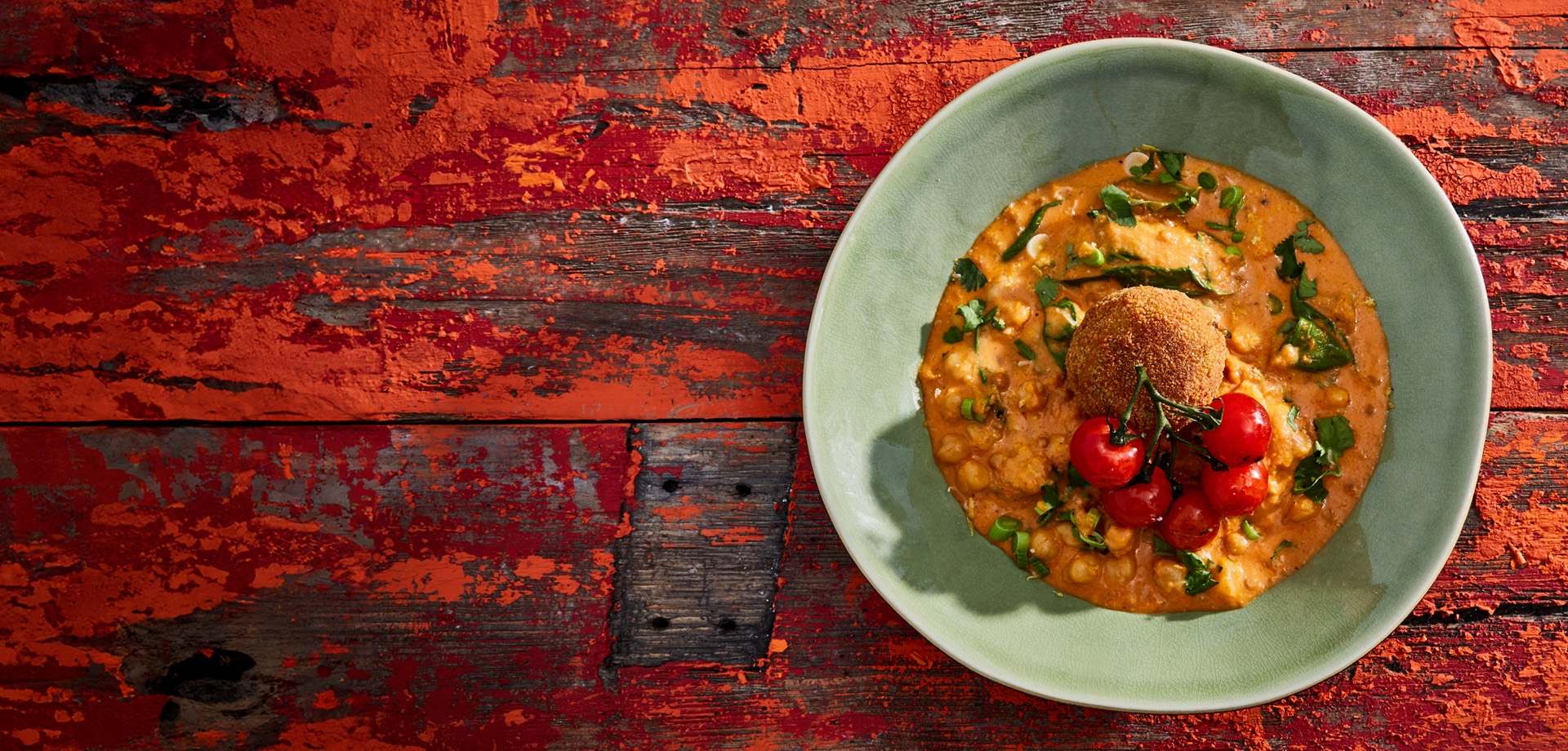 tikka_masala_curry_met_pikant_aardappeltaartje_-_aviko_foodservice