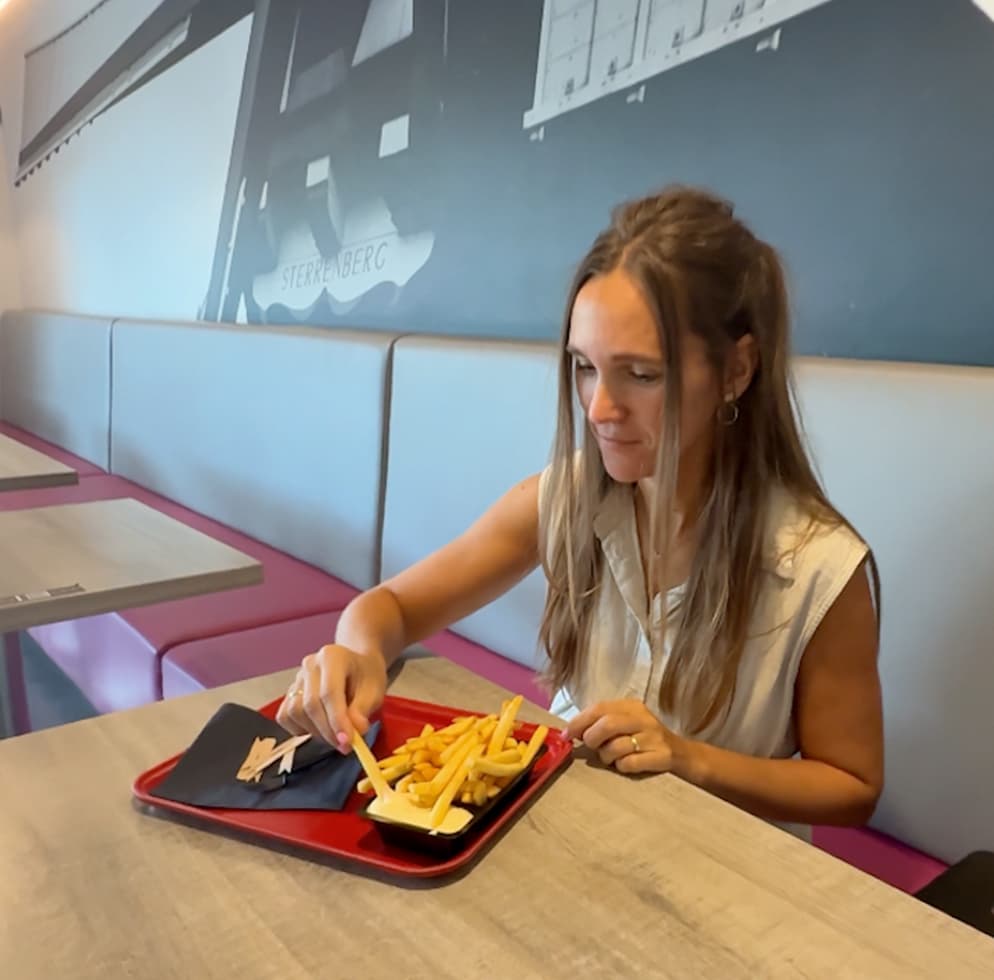 Snack-Plaza-gast-friet-eten-in-horecazaak