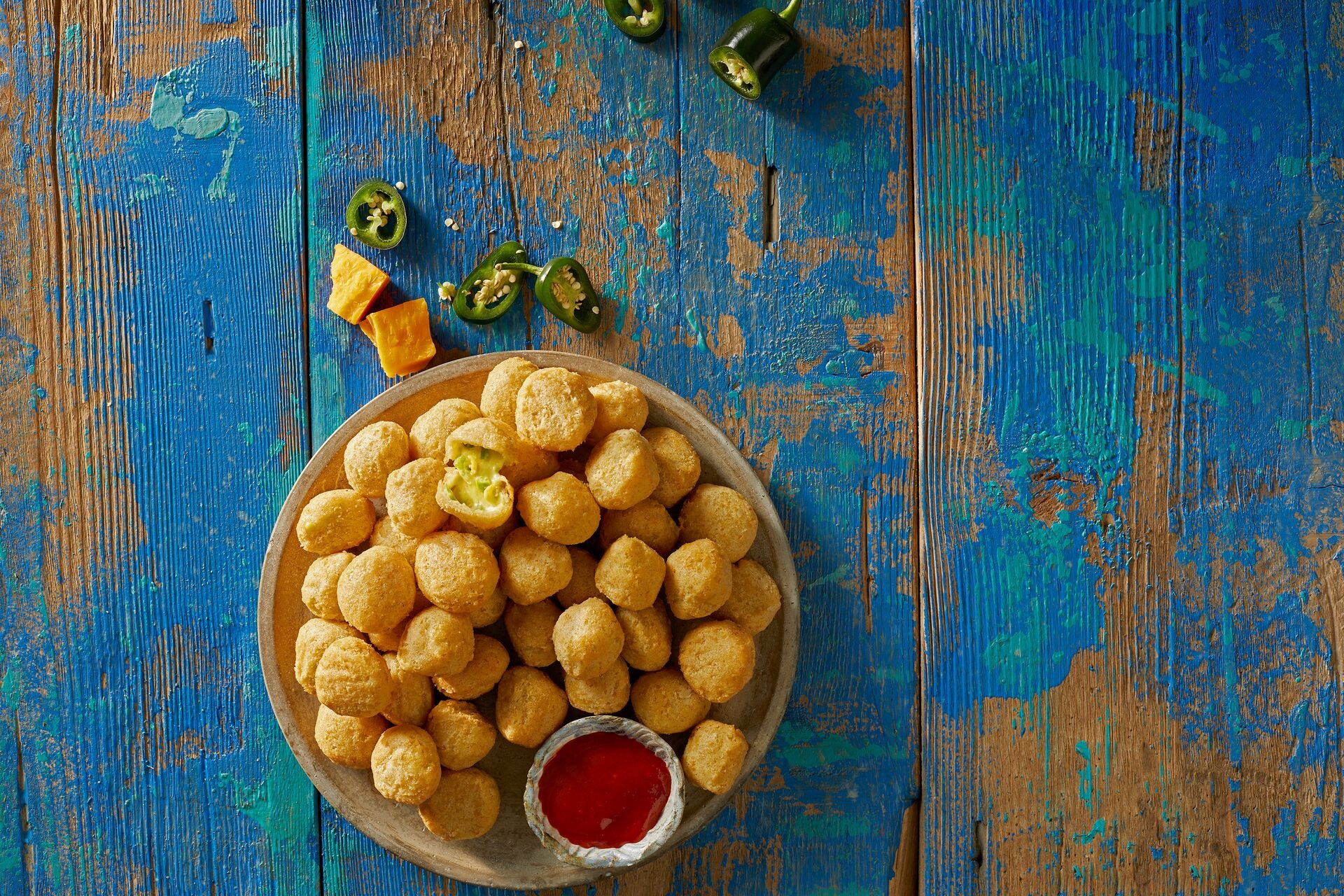 Aviko-chili-cheddar-cheese-nuggets-packphoto