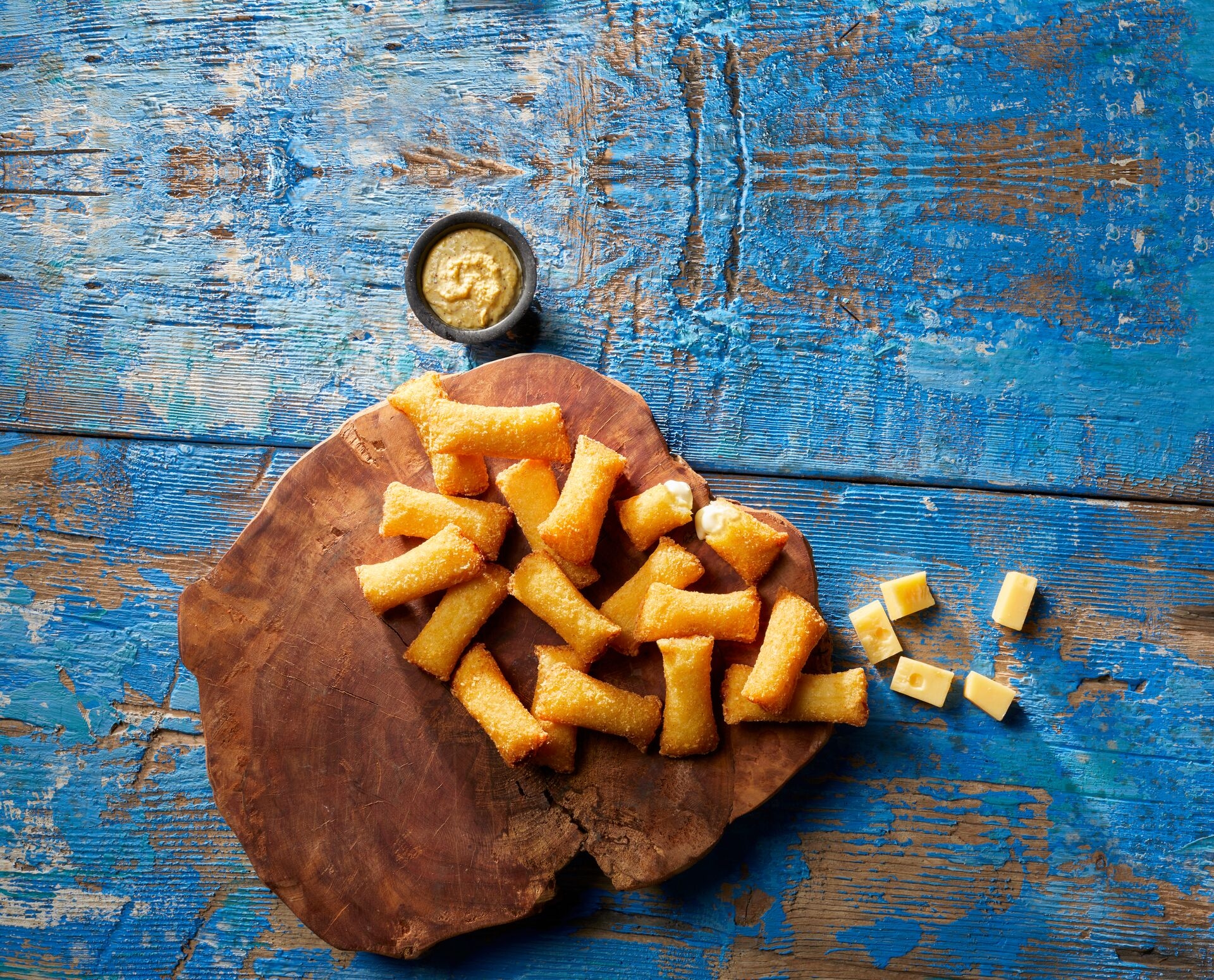 aviko-potato-rolls-gouda-cheese-packphoto